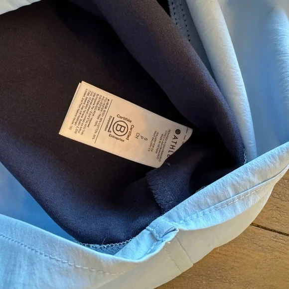 NWT Athleta Gallery Top 2.0 - ladies small - Picture 5 of 8